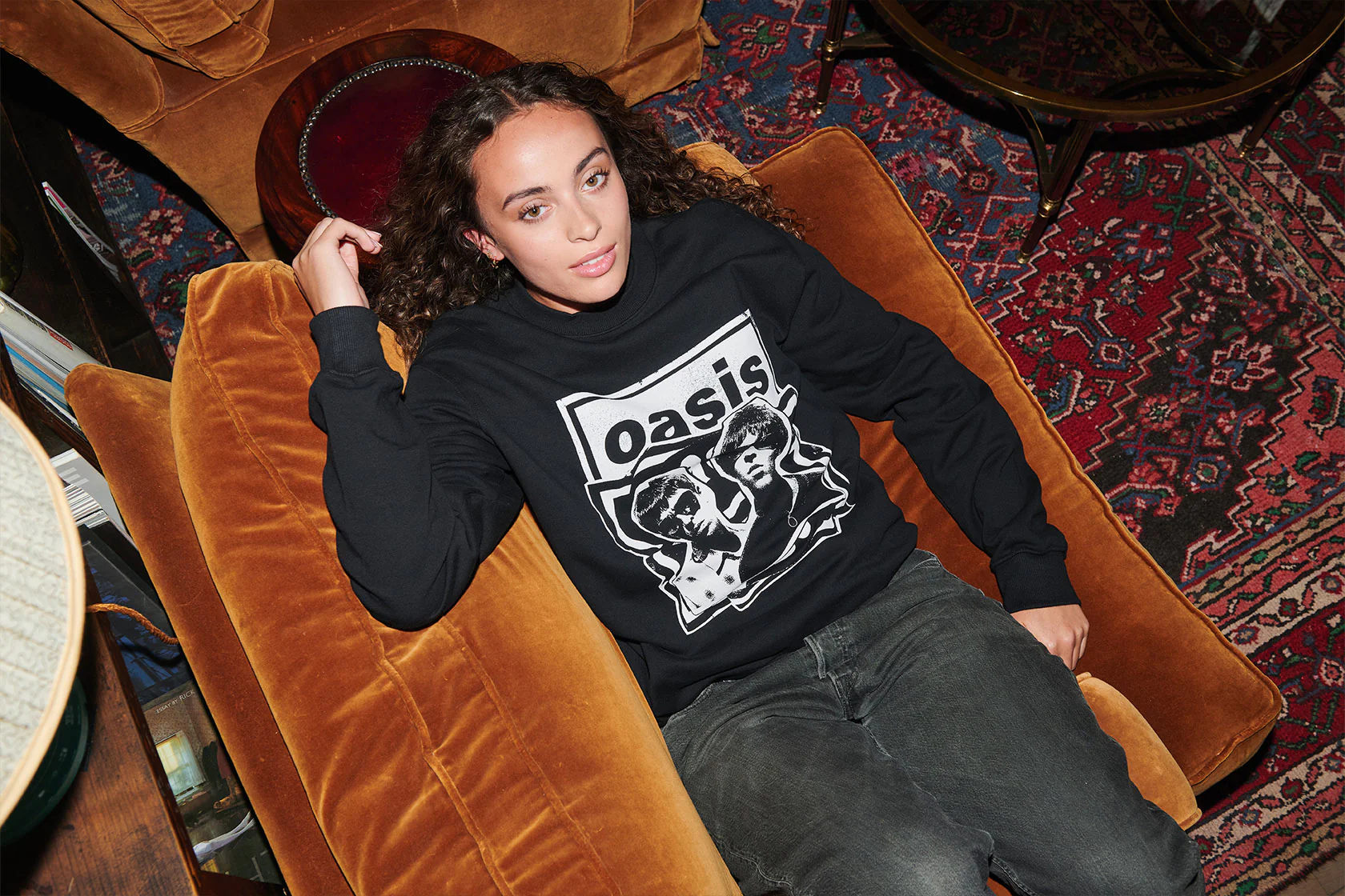 Live '25 Cut Out Photo Sweatshirt Black - Image 2