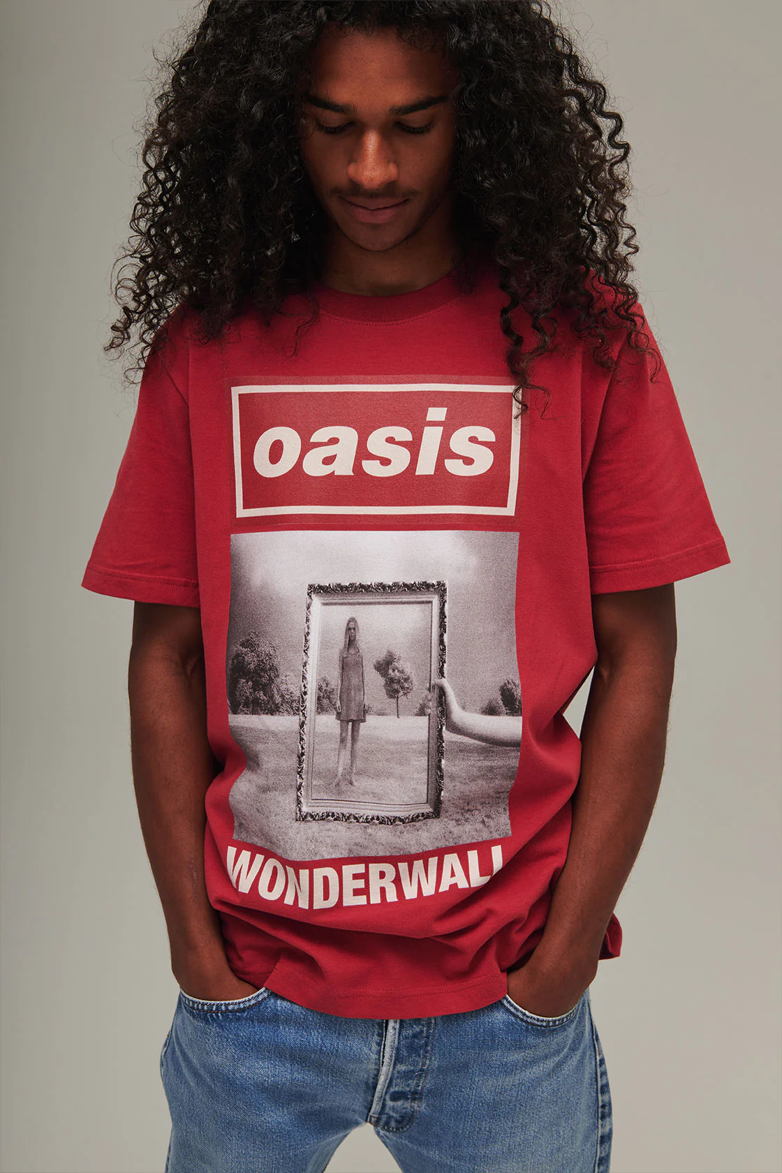 Live '25 Wonderwall Cover T-Shirt Maroon - Image 4